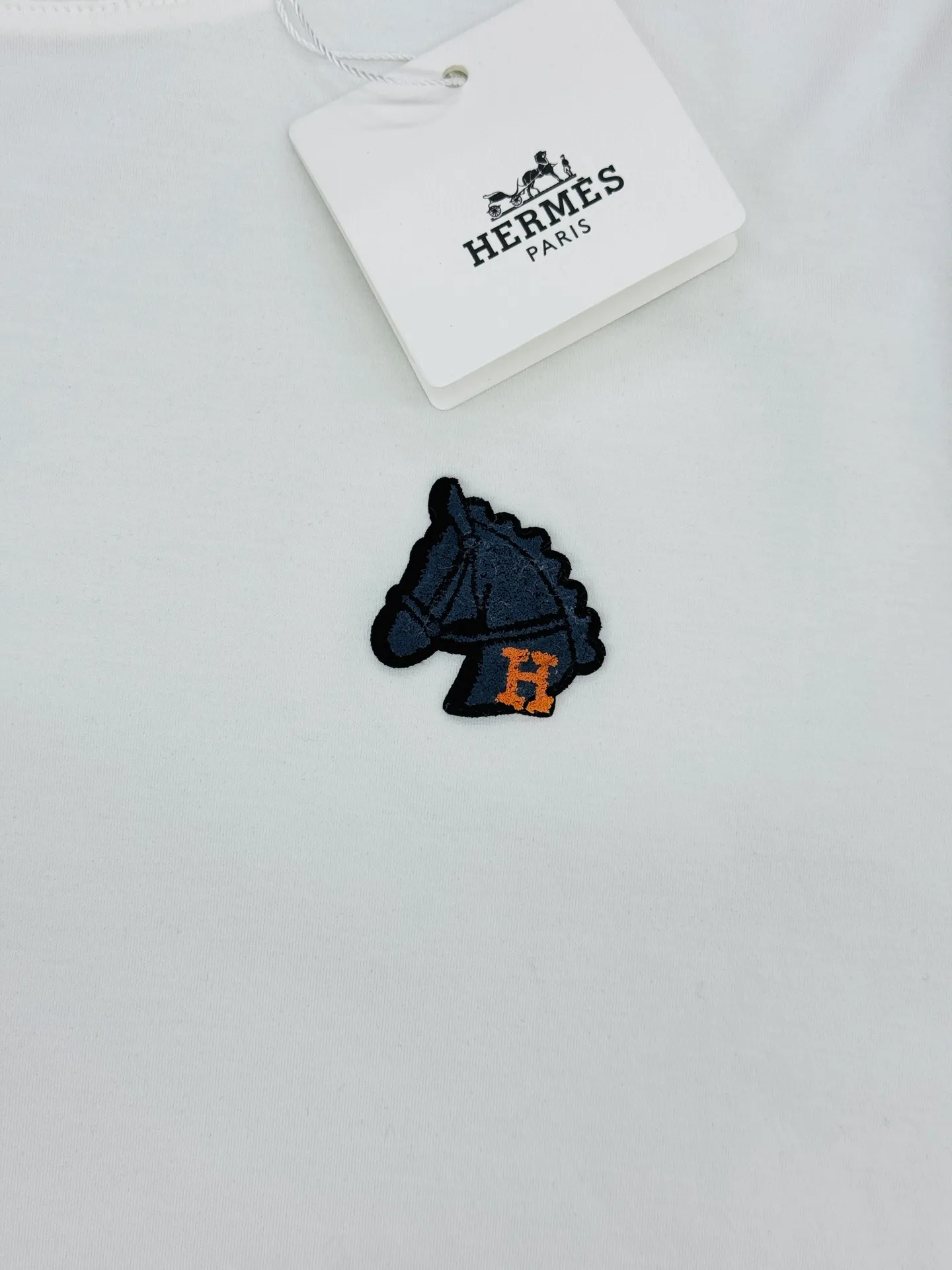 ⚜️HERMES 26s New Arrival New Arrival . ！ ， 🪡 .Classic H ， ， ....... 190g ， .... ， ！ ：Black.White.Sizes：M-3XL ❗️（S 4XL ）175/145 XL